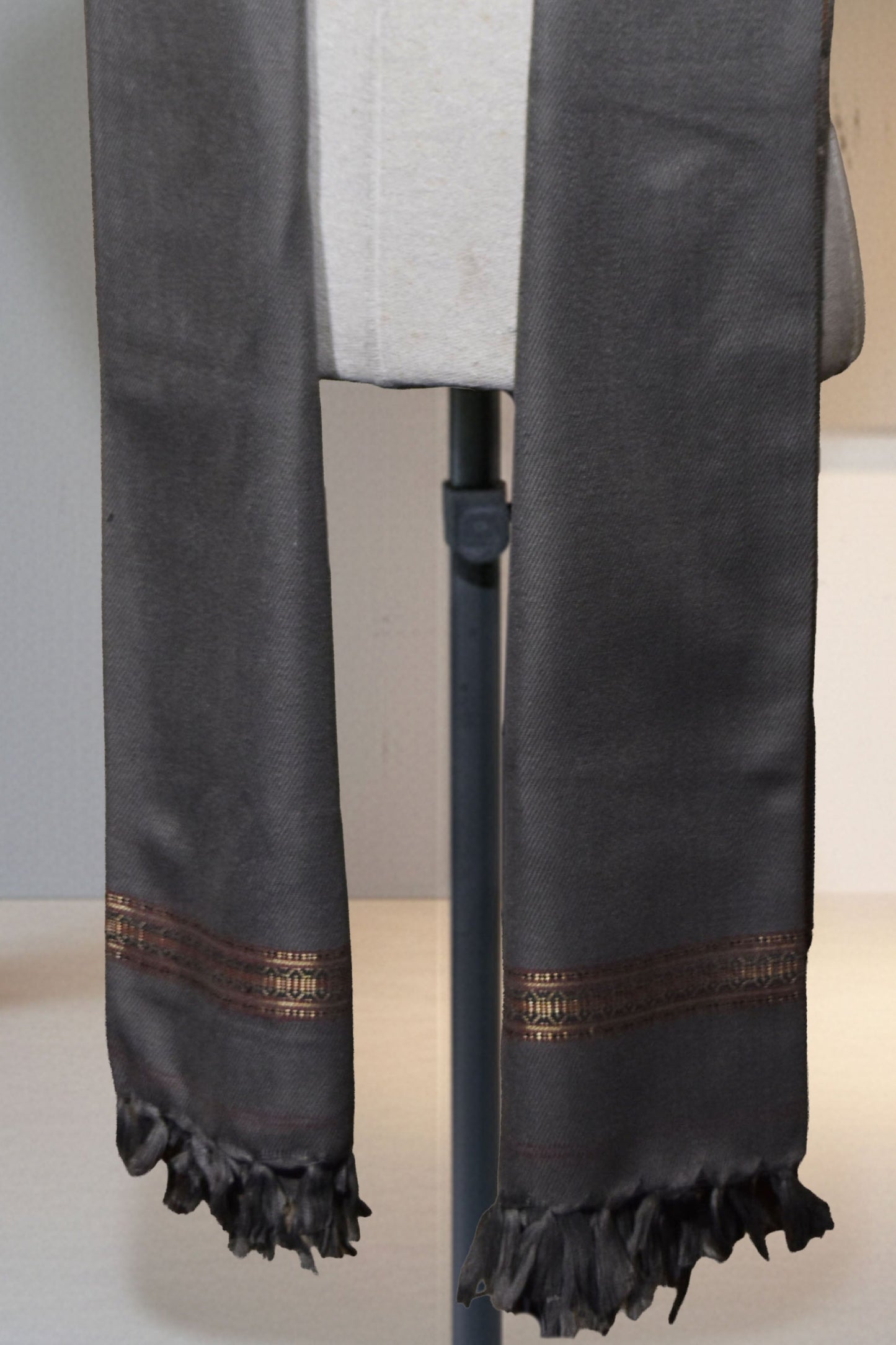 Gents Grace Shawl – Charcoal Grey