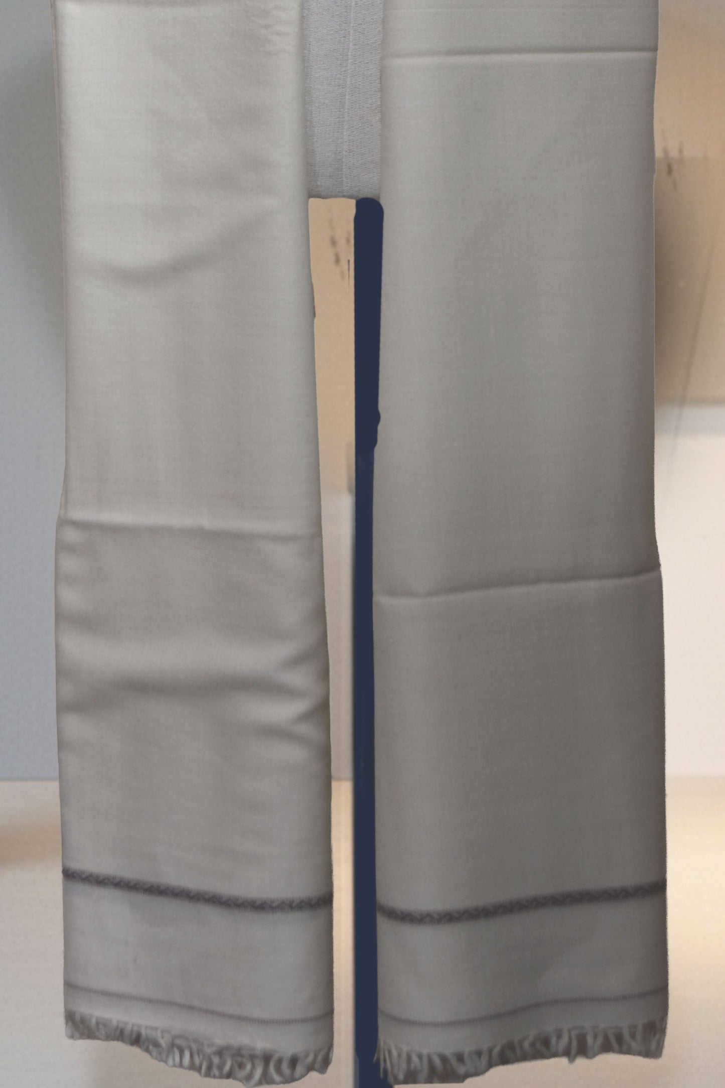 Pure Wool Tussa Gents Shawl – Crisp Off-White