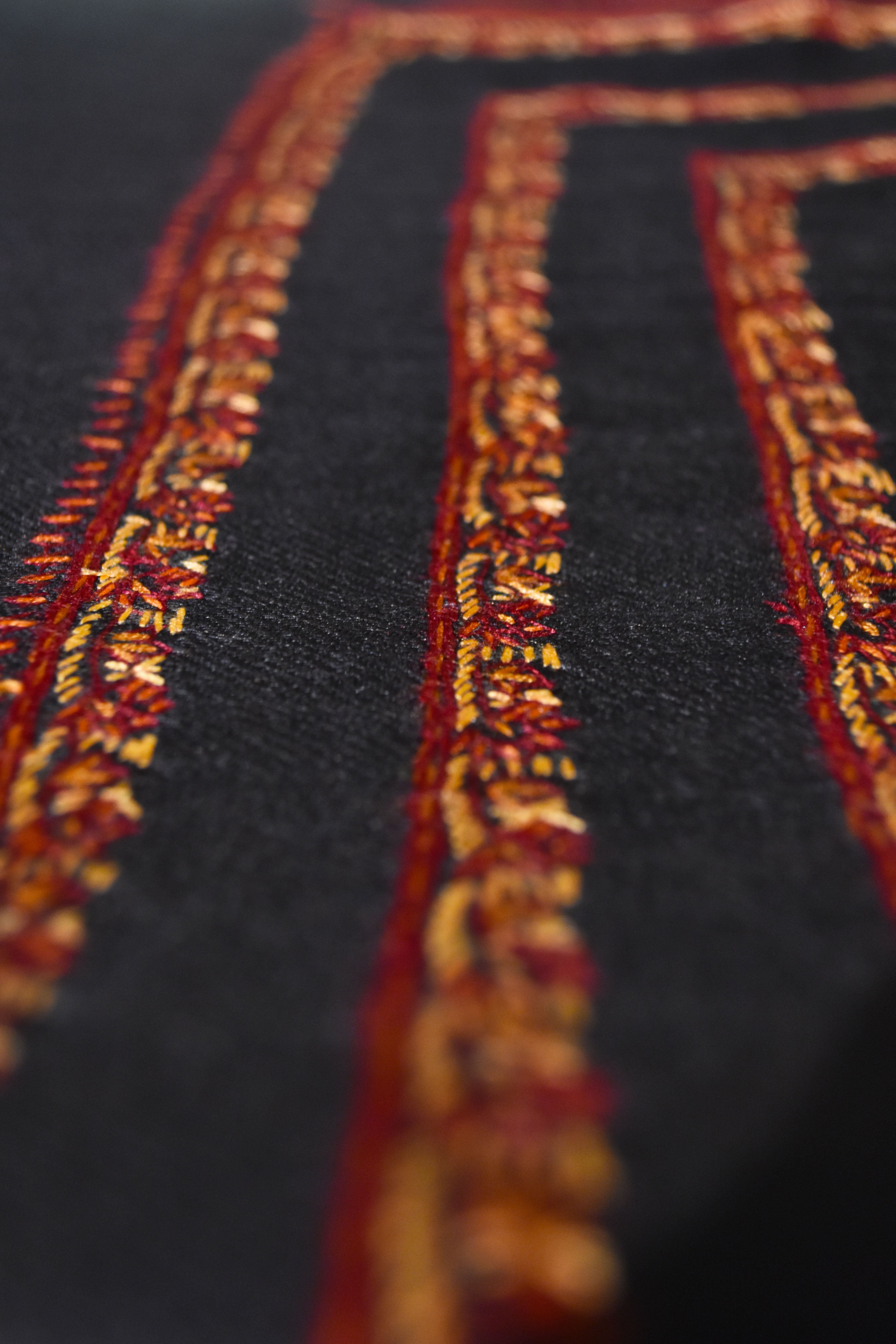 Triple Kingri Border Shawl (BTKH-02)