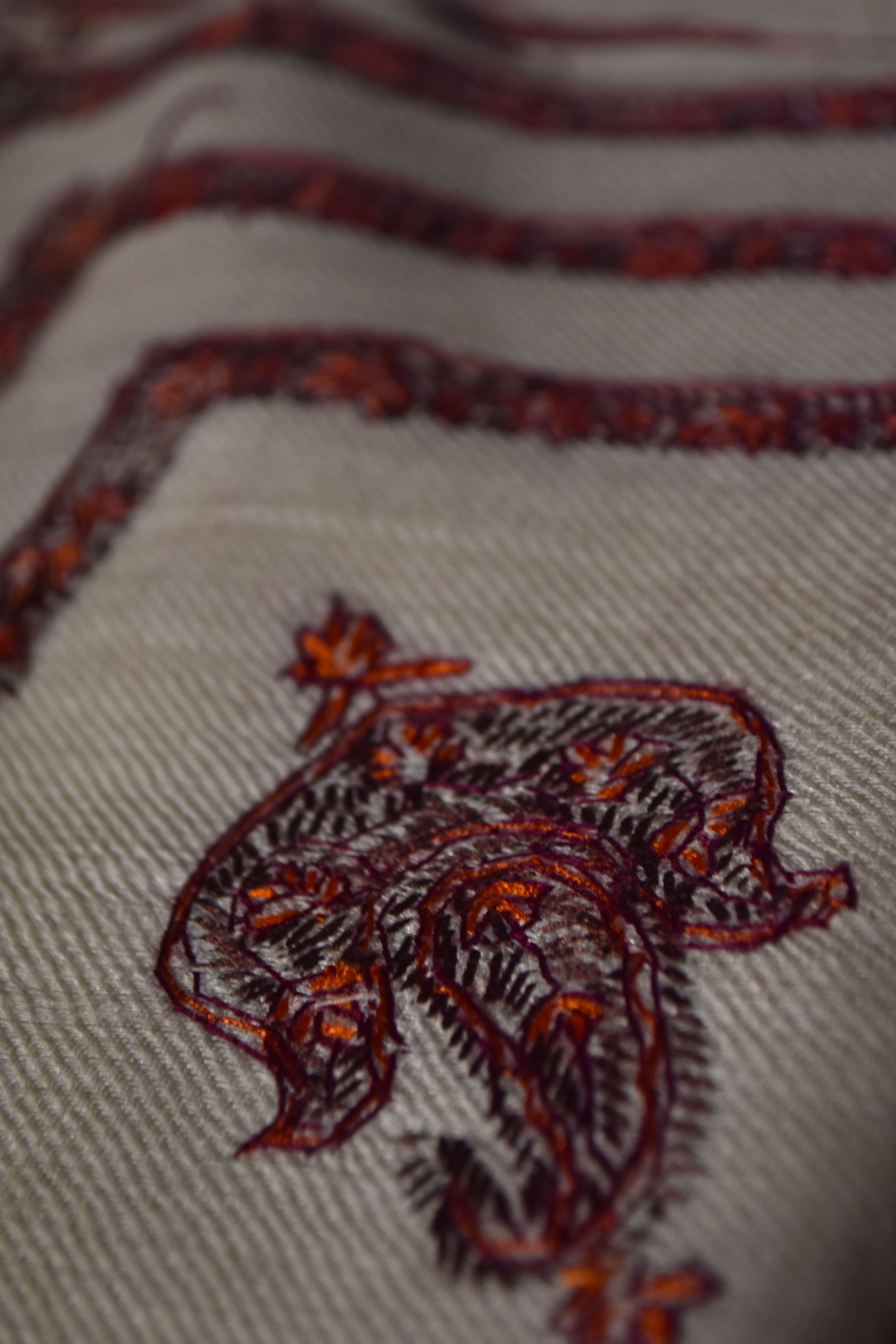 Triple Kingri Border Shawl (BTKH-03)