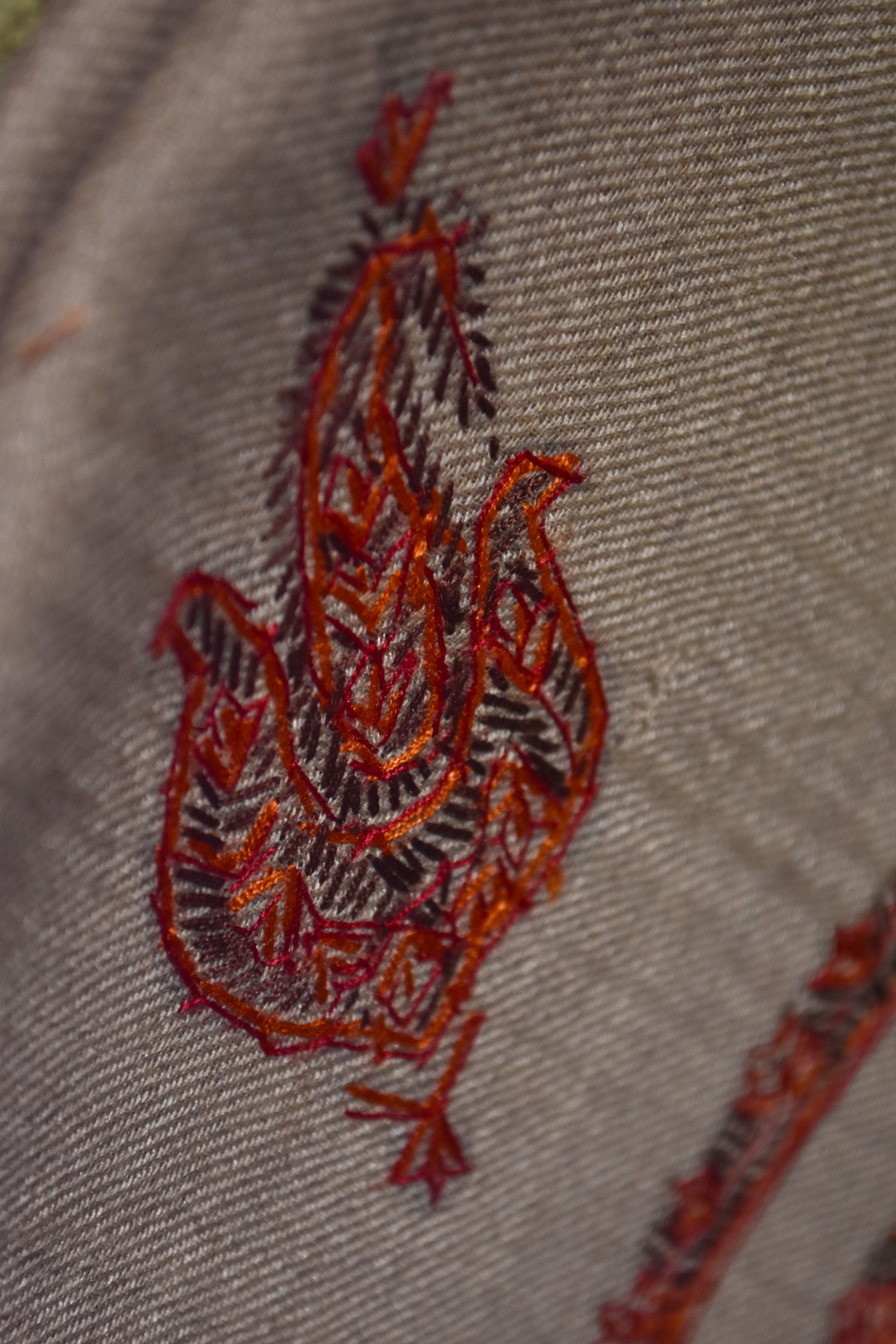 Triple Kingri Border Shawl (BTKH-04)