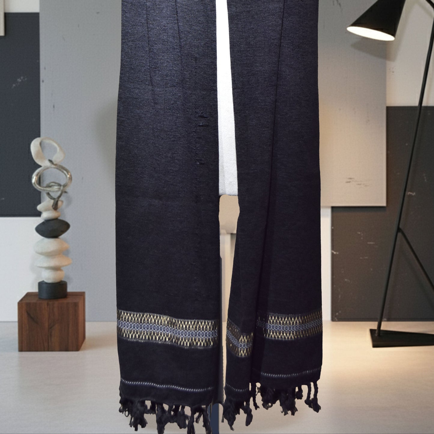 Velvet Tussa – Midnight Black Men’s Shawl